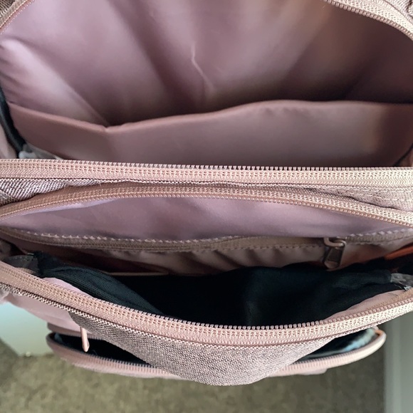 Dakine Women’s Backpack - Picture 3 of 5